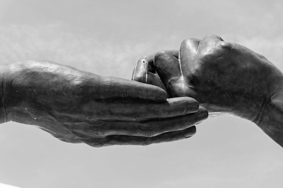 The Art of Memorial Tribute Creation